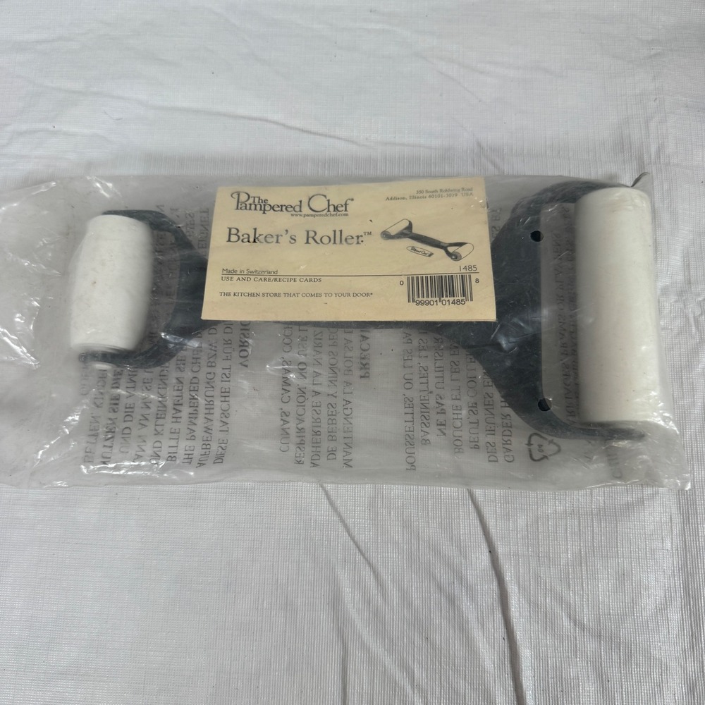 The Pampered Chef Baker's Roller Pastry Pizza Dough Roller 1485 New
